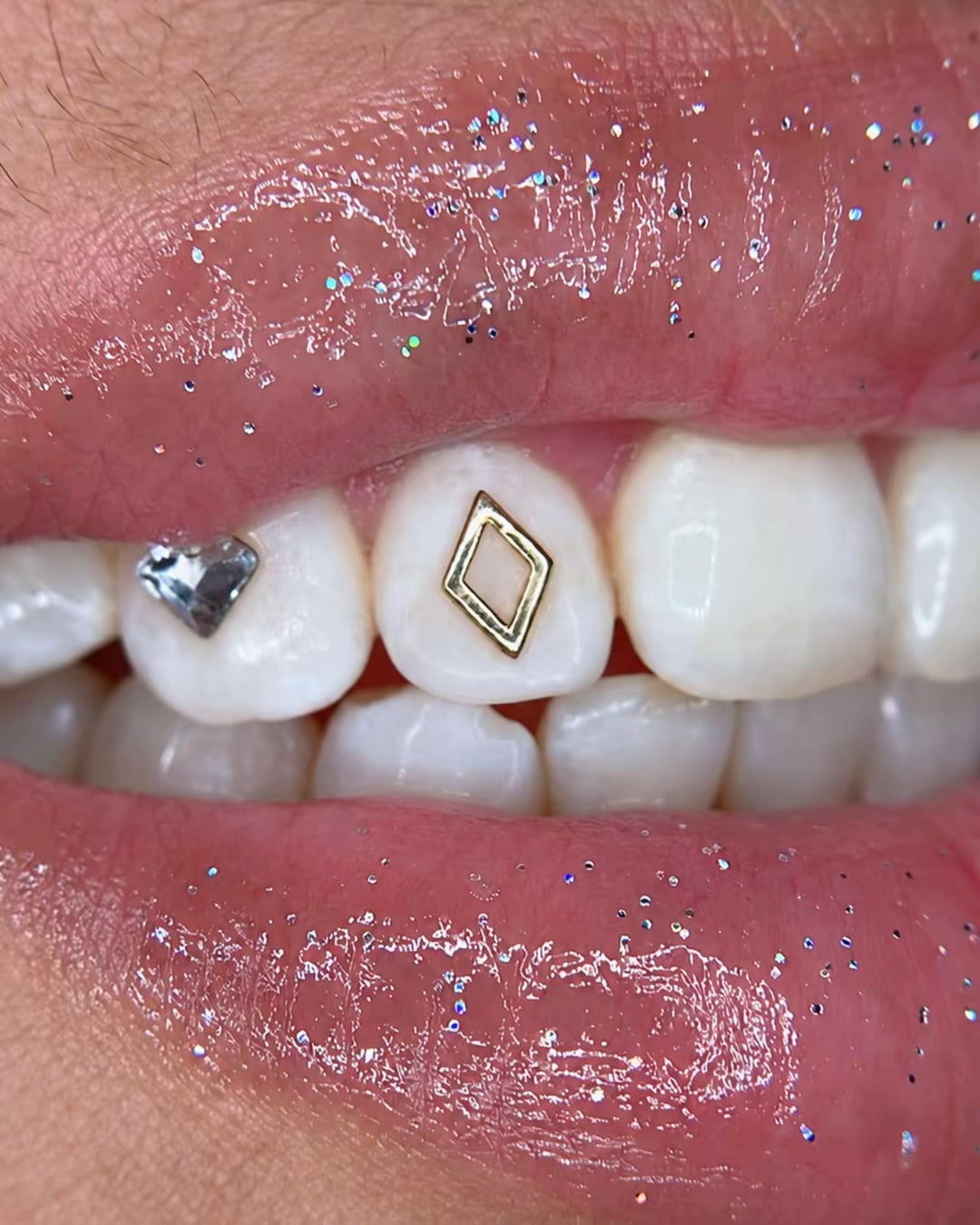 Rombo Minimal Oro Macizo 18K
