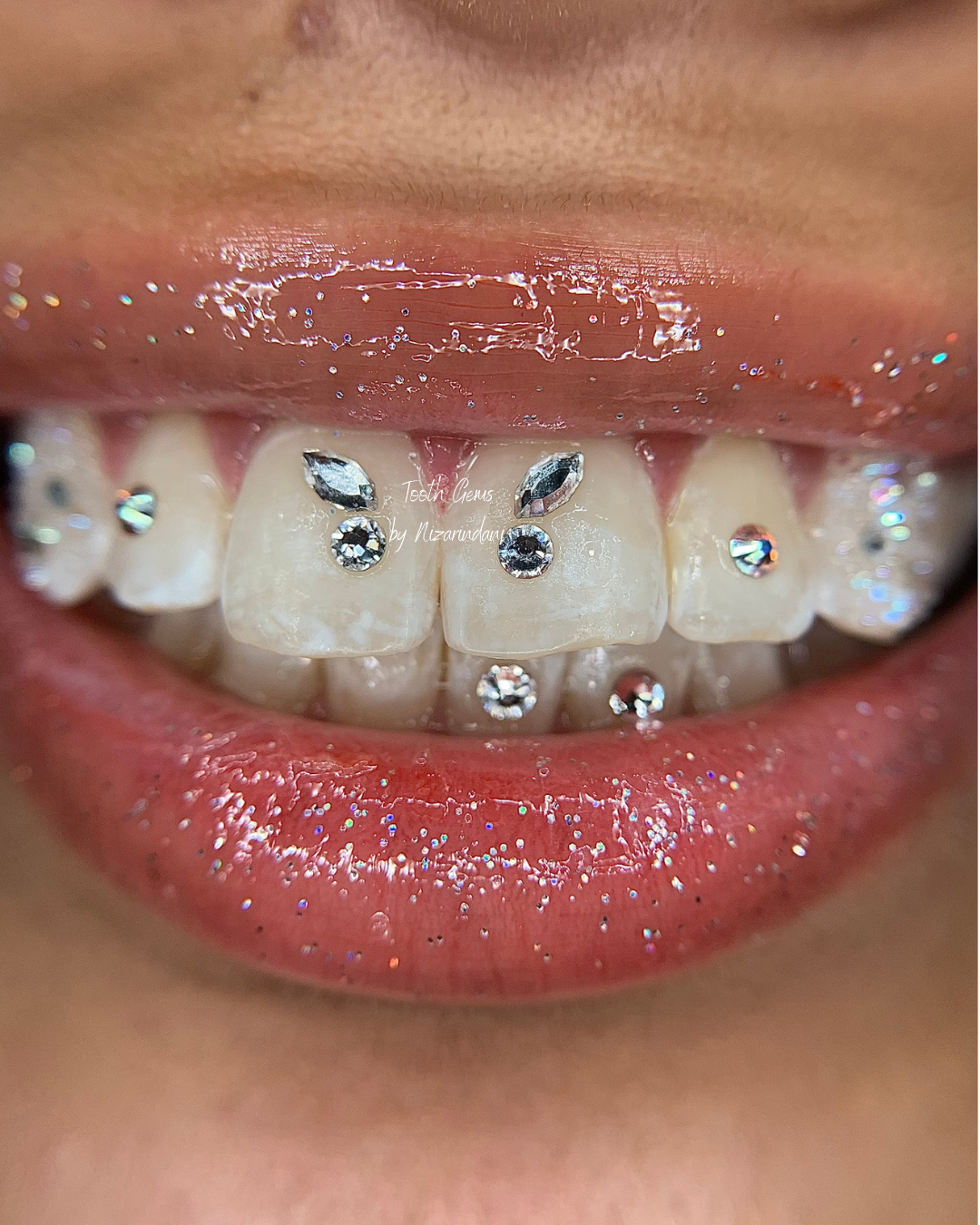 Aplicación de gema de Swarovski de figuras