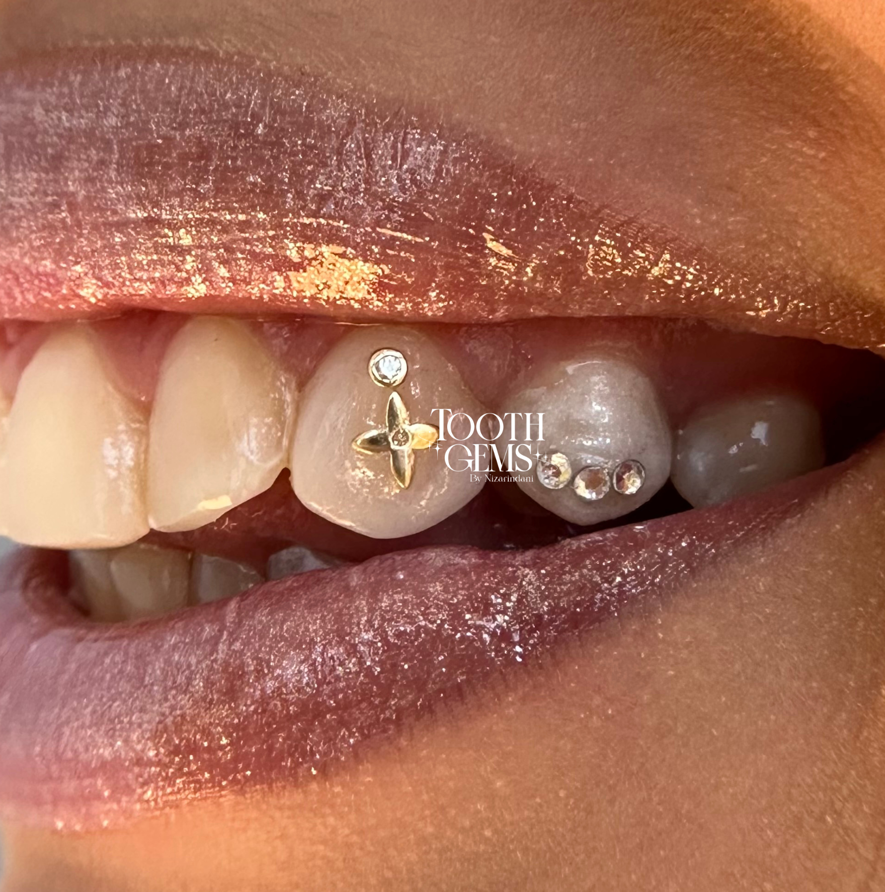 Flor LV Oro Macizo 18K